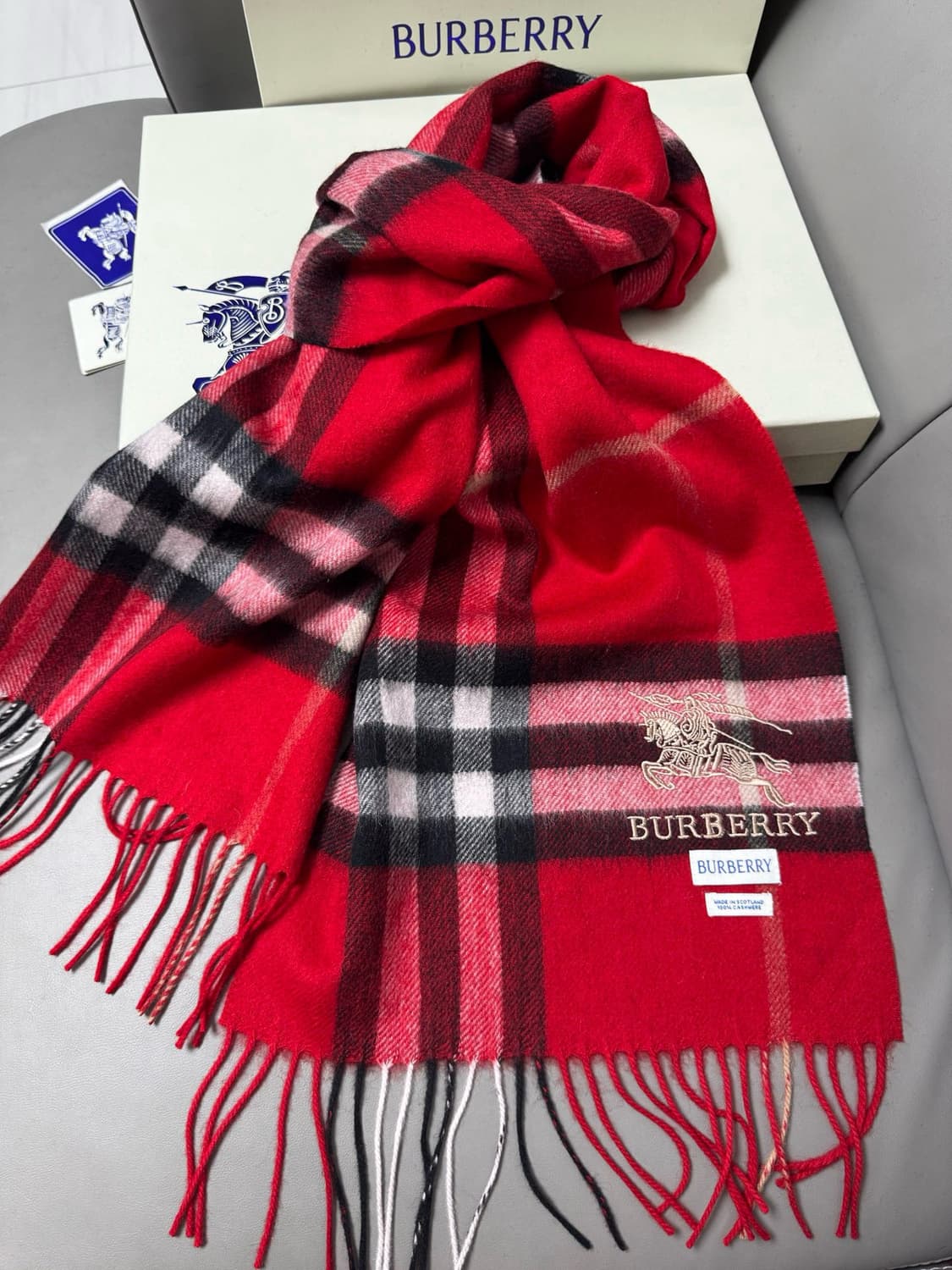 버버리숙녀 리버서블 스카프100% 램스울
 상품이미지3