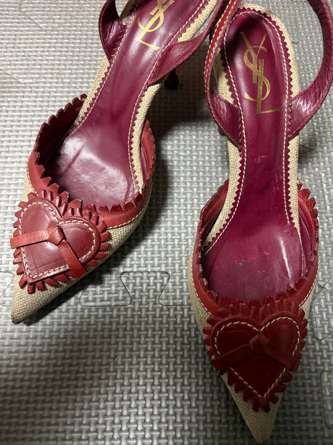 입생로랑 정품 올드스쿨 하트 힐 245-250 상품이미지2