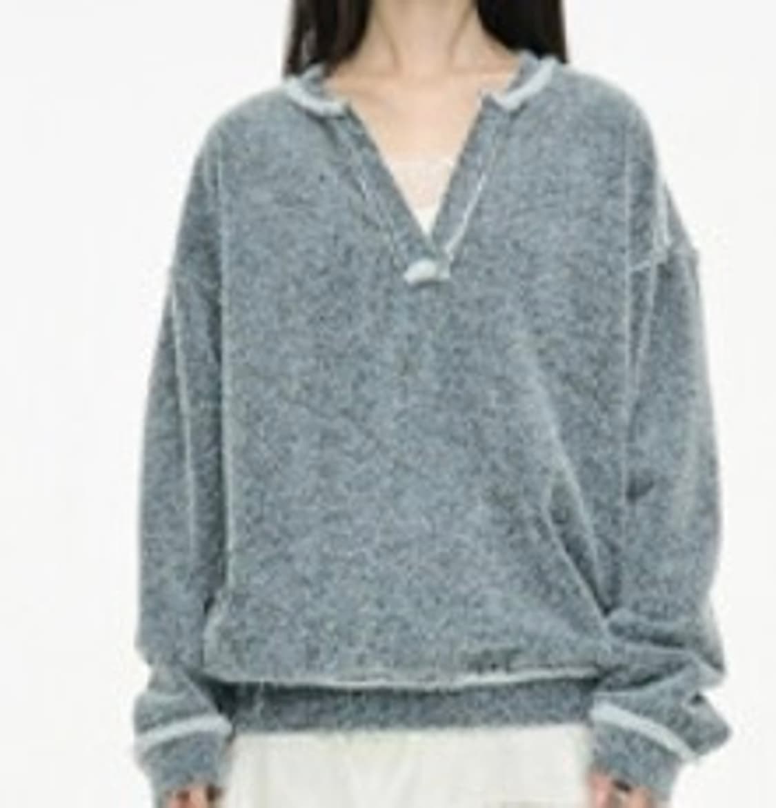 FURRY V-NECK SWEATSHIRT / CHARCOAL 상품이미지1