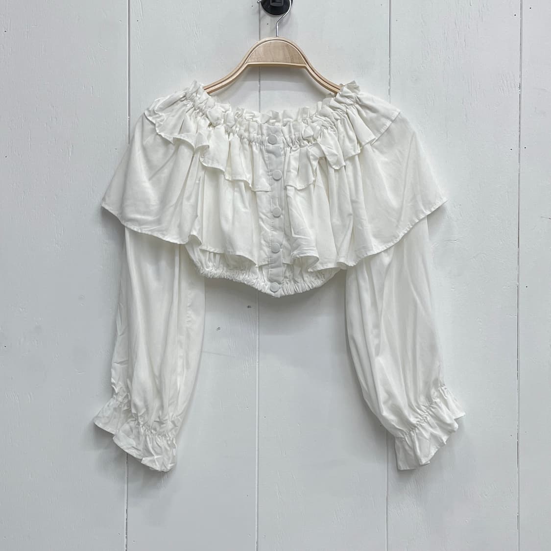 아반드레스 프릴 크롭 오프숄더 블라우스 상품이미지2