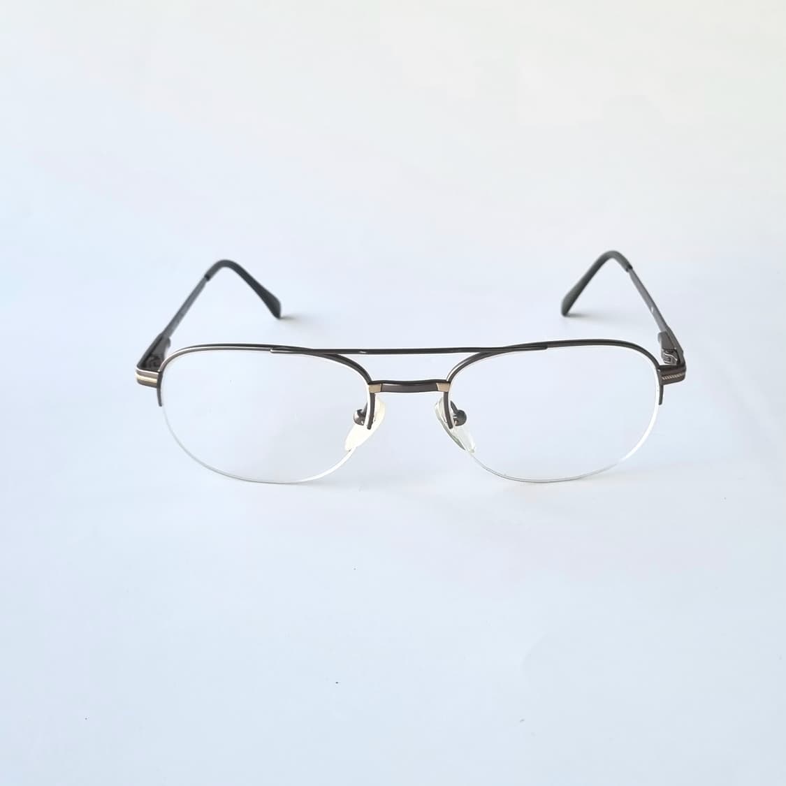 데드스탁 레트로와 모던함이 섞인 투브릿지 반무테 안경테 665 상품이미지2