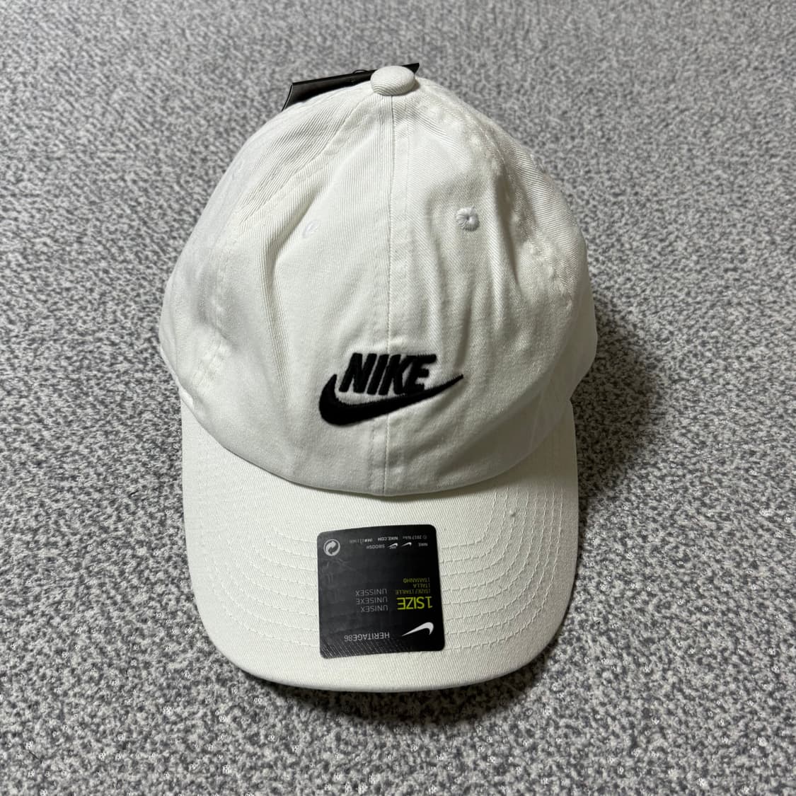 [택달린 새상품] 나이키 볼캡 상품이미지1