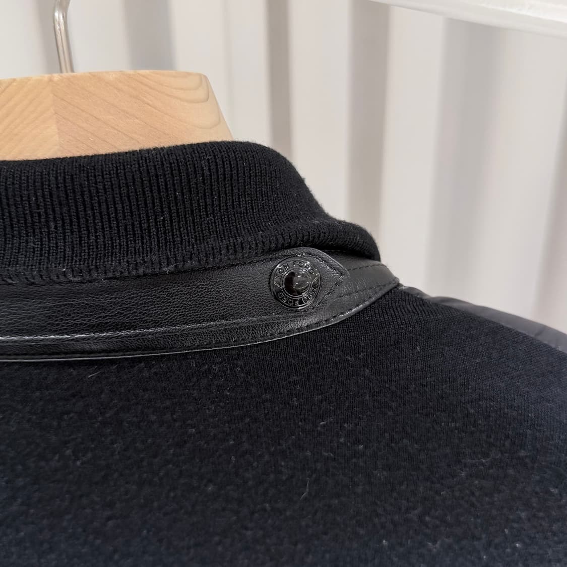 (A+/52) /  톰포드 나일론 다운 프론트 니트 패딩 블랙 상품이미지6