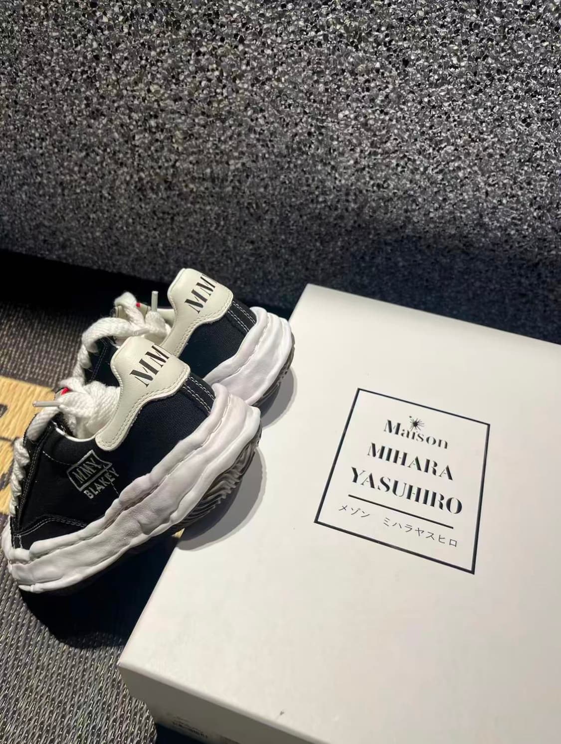 메종 미하라 야스히로 블레이키 OG 솔 캔버스 로우탑 스니커즈 블랙화이트 상품이미지2