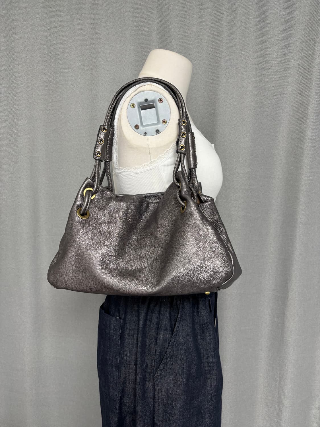 메탈릭 링 스트랩 셰이프 숄더백 상품이미지1