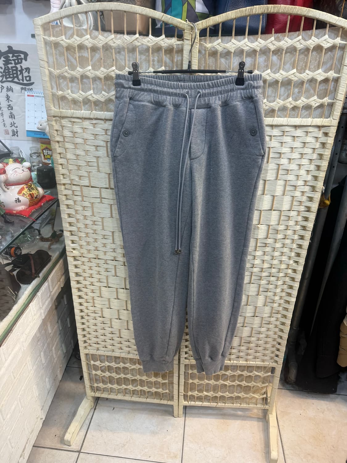 32-33 정품 몽클레어 조거팬츠 팝니다 상품이미지1