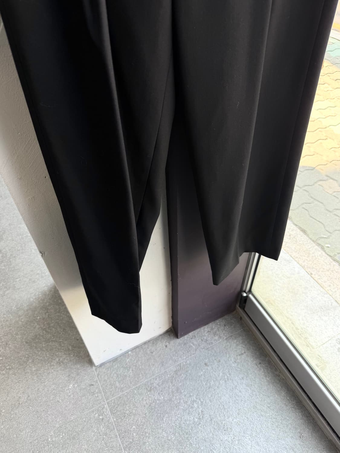 48/ 솔리드옴므 23SS 원턱 와이드 팬츠 상품이미지4