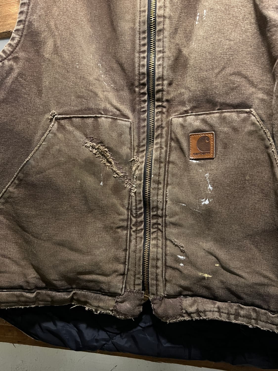 [M]칼하트 USA 빈티지 페인팅 쉐르파 라이닝 다크브라운 워크 베스트 상품이미지3