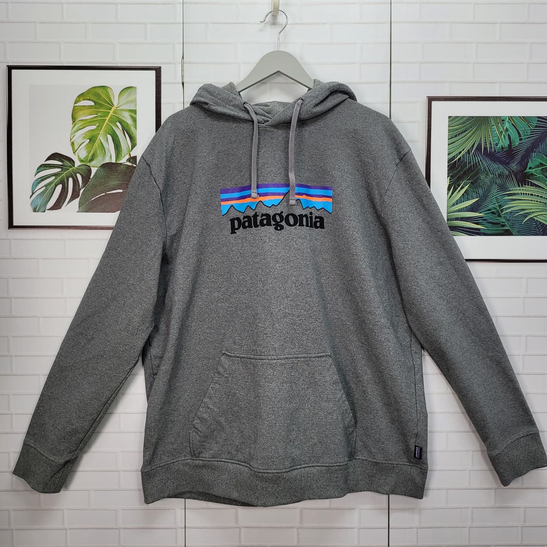 파타고니아 빅 로고 그레이 후드티 후드 티셔츠 2XL사이즈 상태최상 상품이미지2