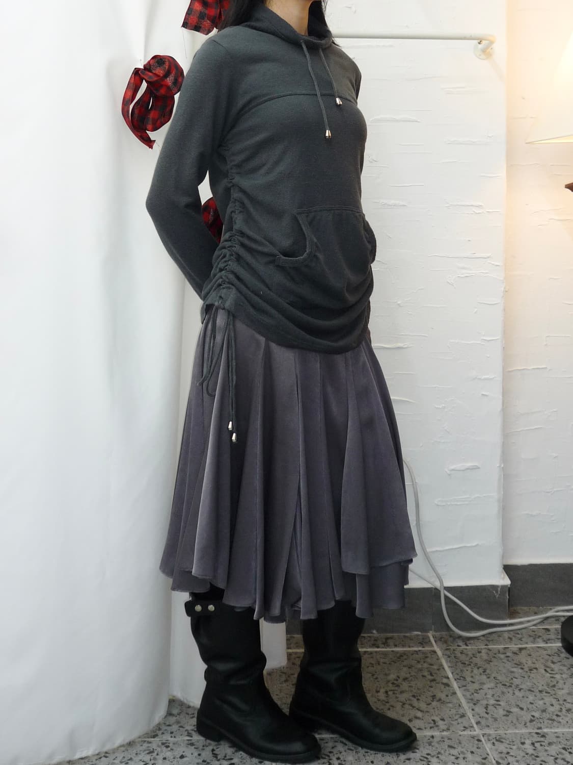 셔링 포인트 차콜 니트 상품이미지3