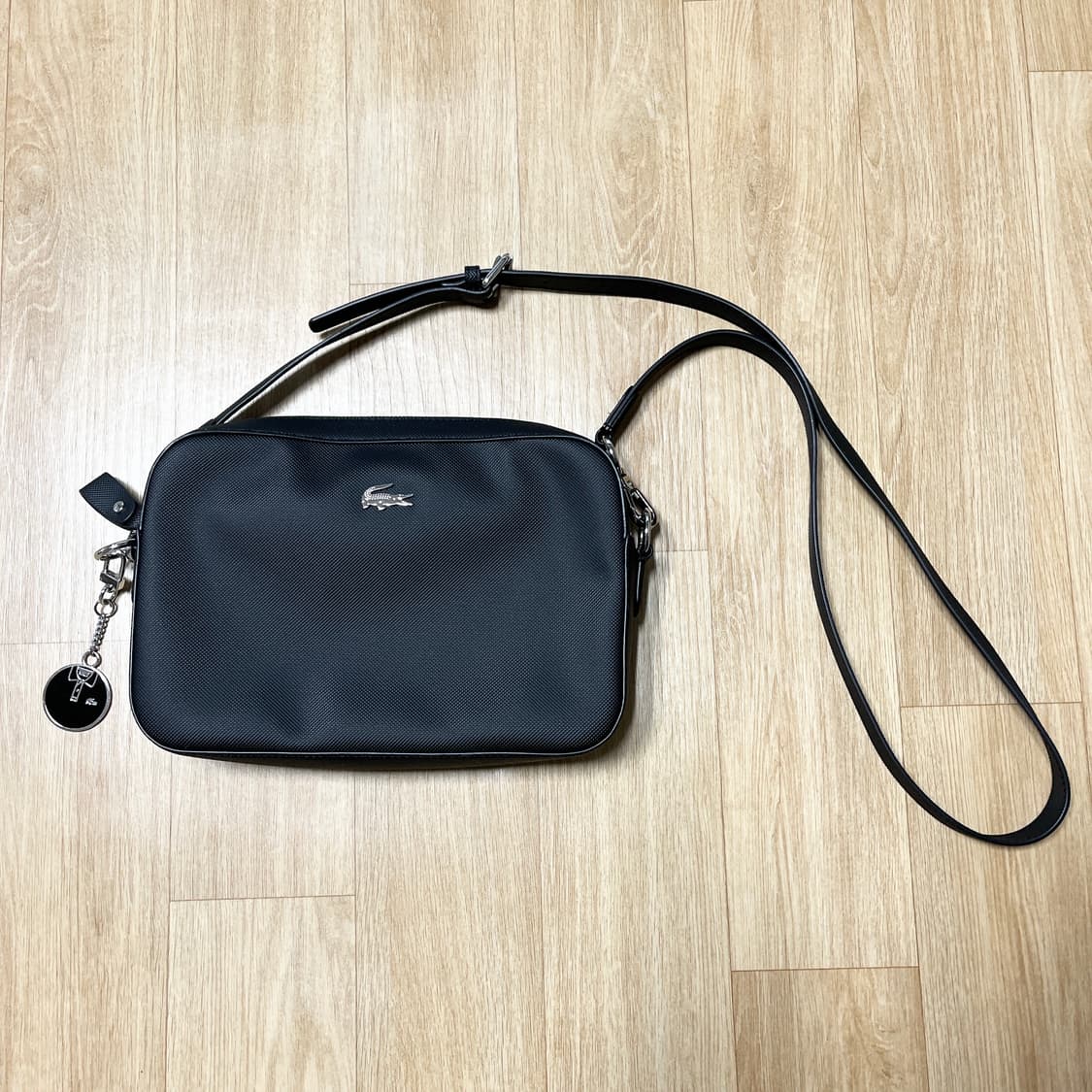 라코스테 크로스백 가방 블랙 상품이미지1