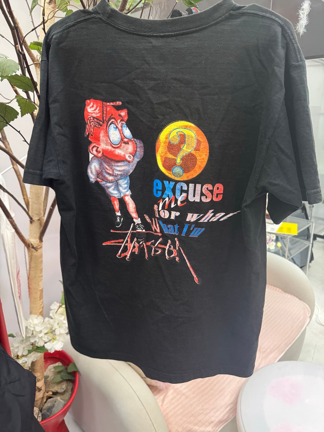 STUSSY 그래픽 백프린트 반팔 티셔츠 (블랙) 상품이미지4