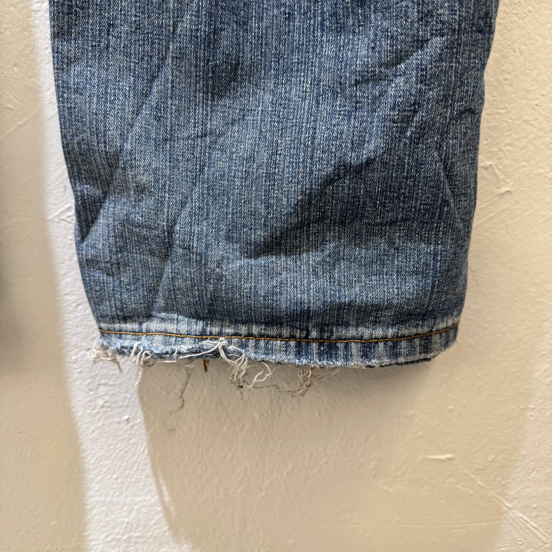 션존 포켓 자수 데님 팬츠

 상품이미지7