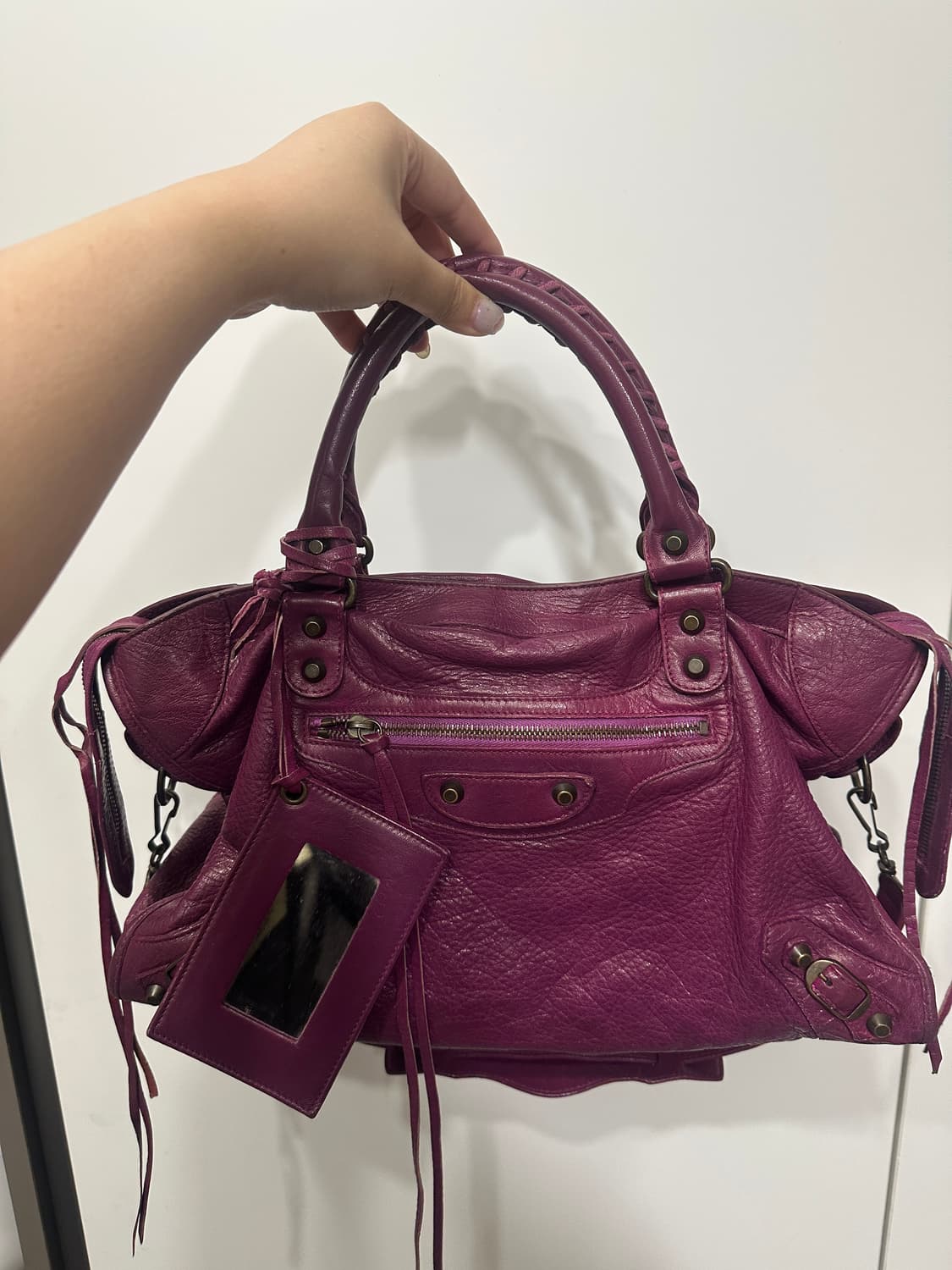 발렌시아가 모터백 미듐 퍼플 와인색 상품이미지8