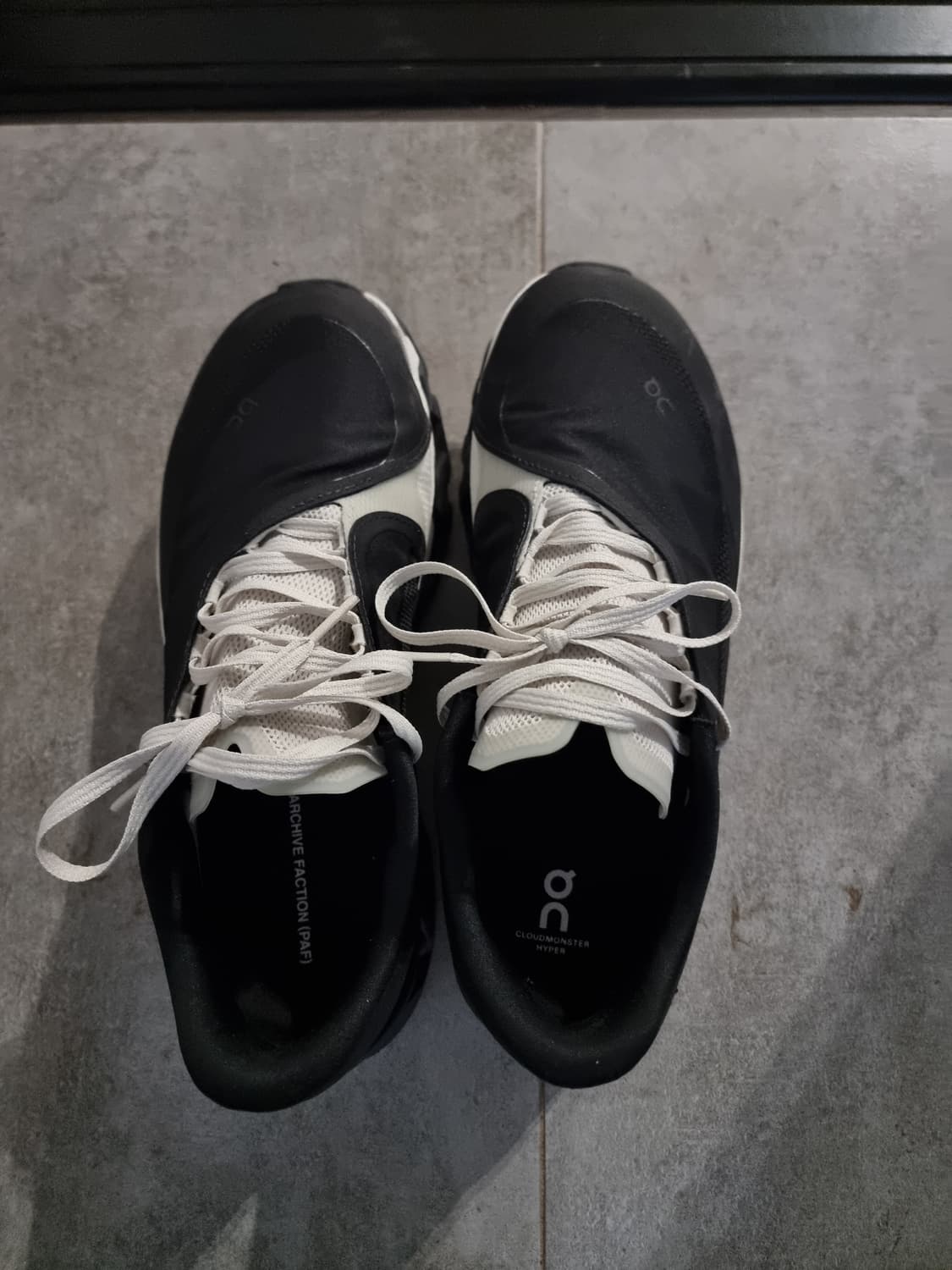 265) 파프 온러닝 클라우드 몬스터 하이퍼 블랙 상품이미지1