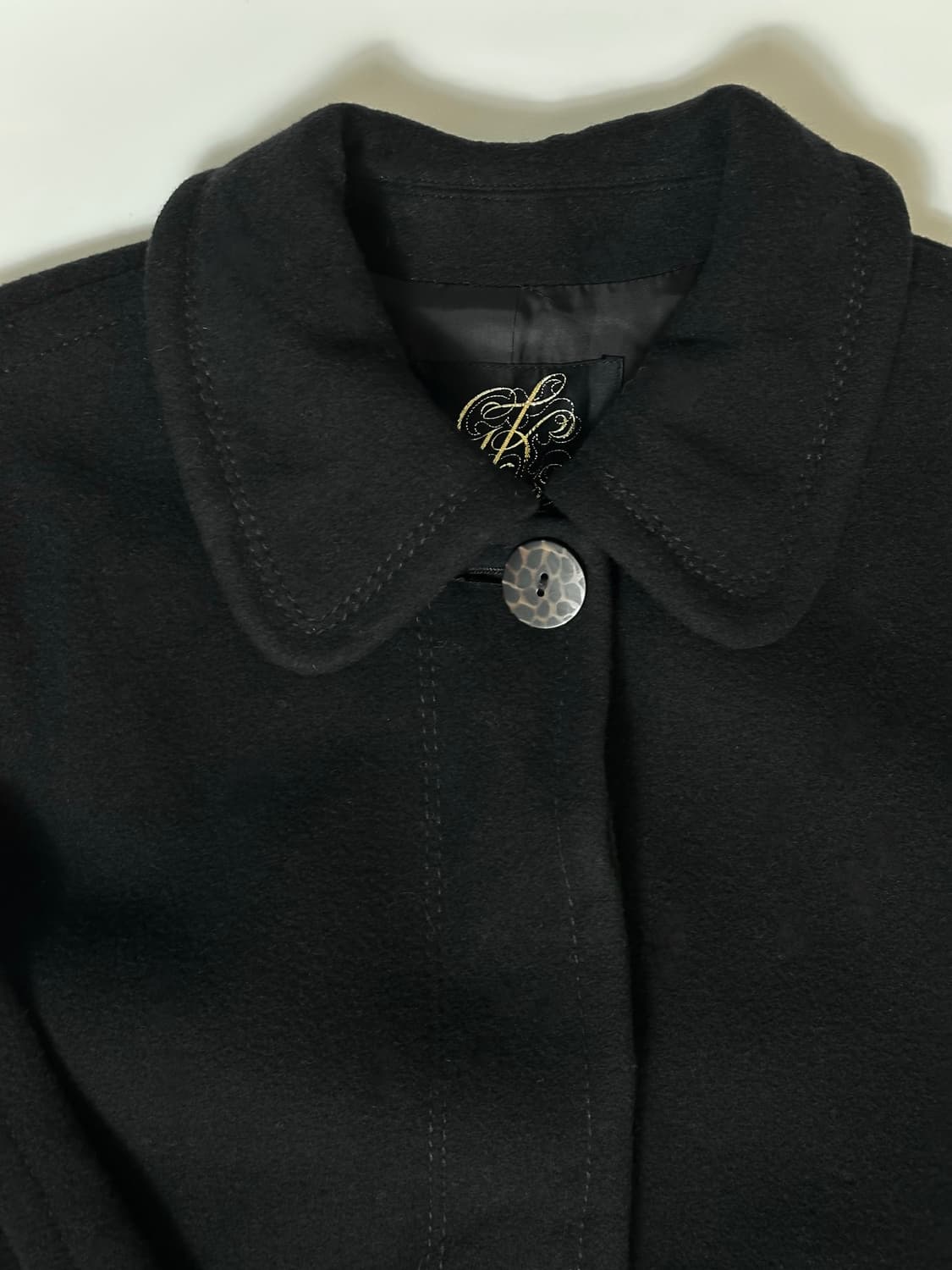 스티치 디테일 블랙 코트 상품이미지5