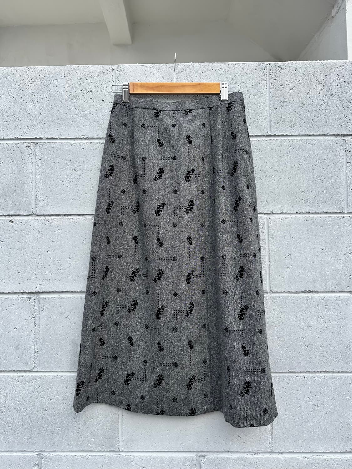 플라워 벨벳 자수 스커트 상품이미지1