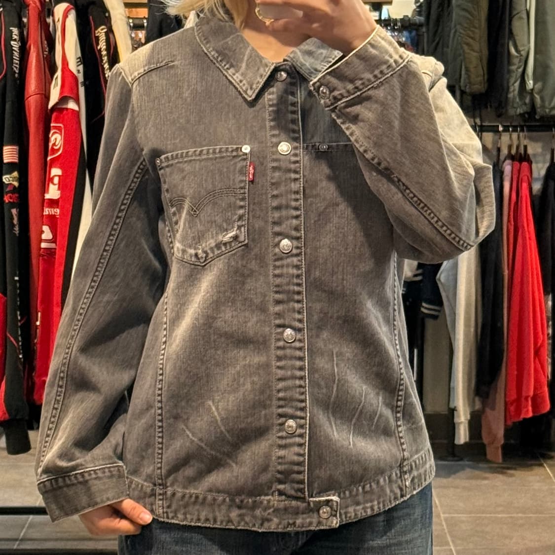 [NO.9] Levi’s 흑청 데님 자켓 상품이미지1