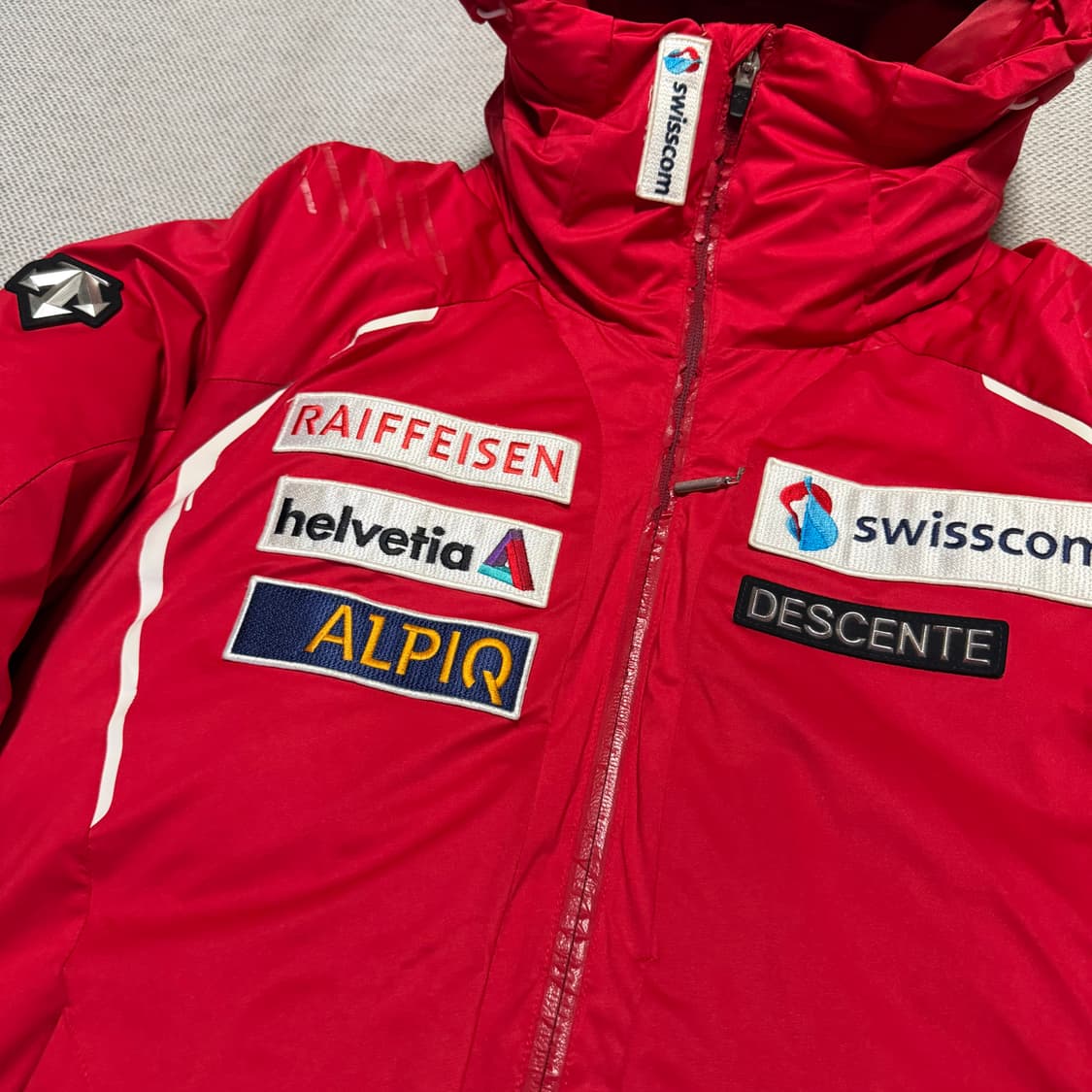 데상트 아우디 스위스 스키팀 패딩 자켓 상품이미지2