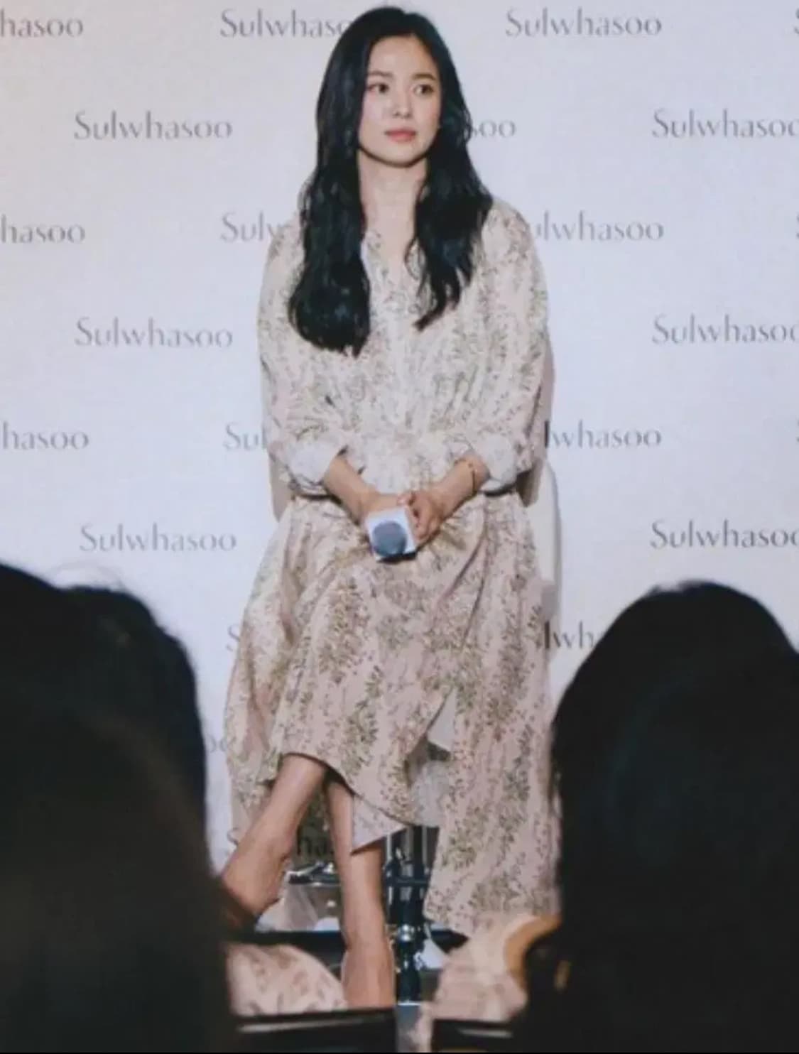 아떼바네사브루노 송혜교 실크 플라워 패턴 원피스 38사이즈 (55~66) 상품이미지2