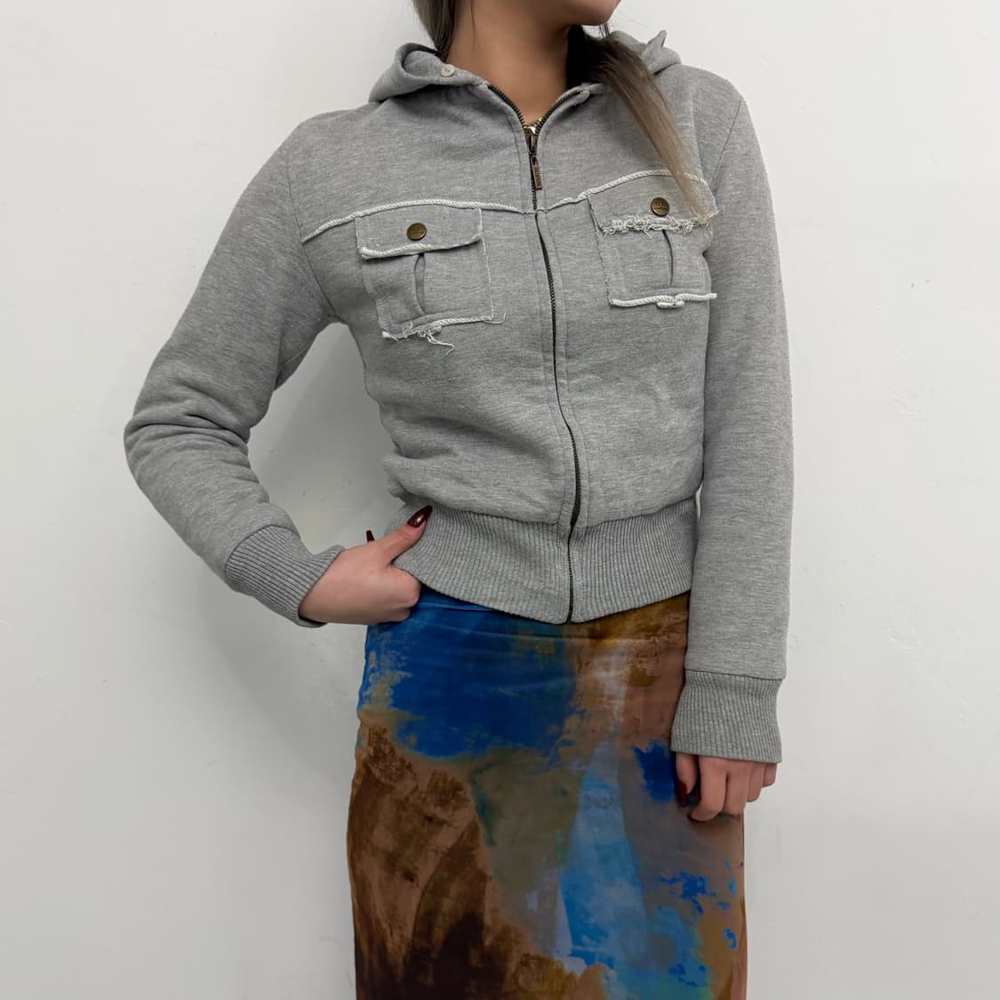 그레이 컷오프 포켓 디테일 후드 집업 상품이미지1