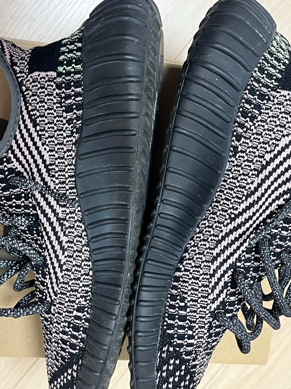 아디다스 이지부스트 350 V2 예힐 논리플렉티브 상품이미지7