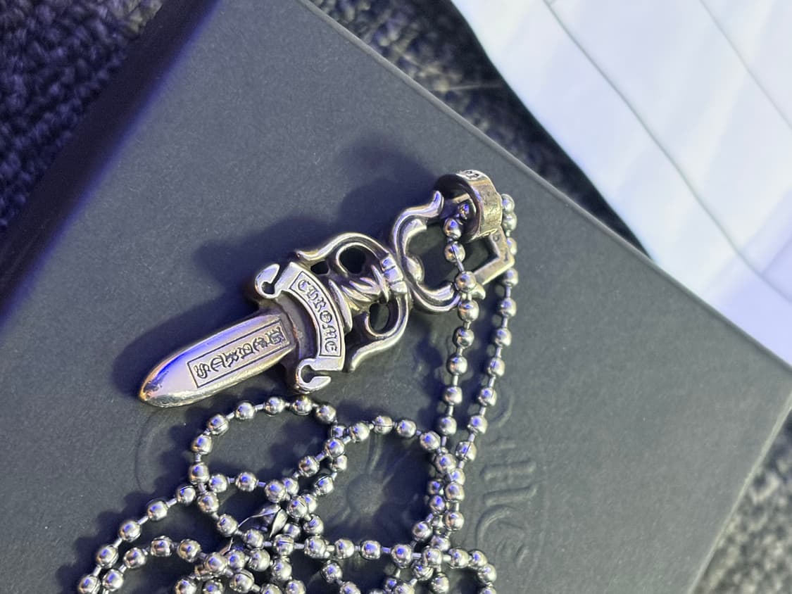 크롬하츠 대거 M 팬던트 목걸이 팝니다(한스룸) 상품이미지2