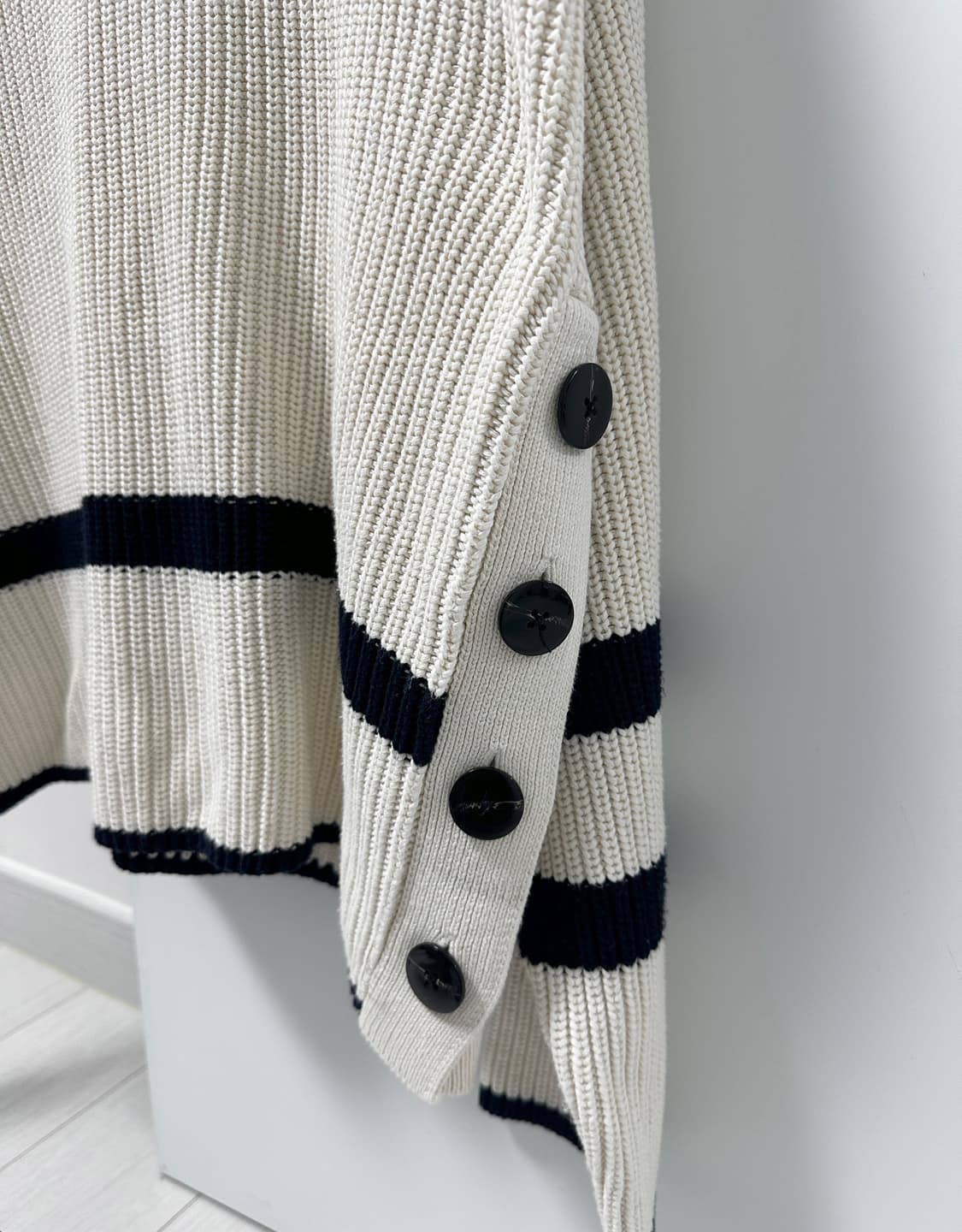 코튼 사이드 버튼 스웨터 상품이미지5