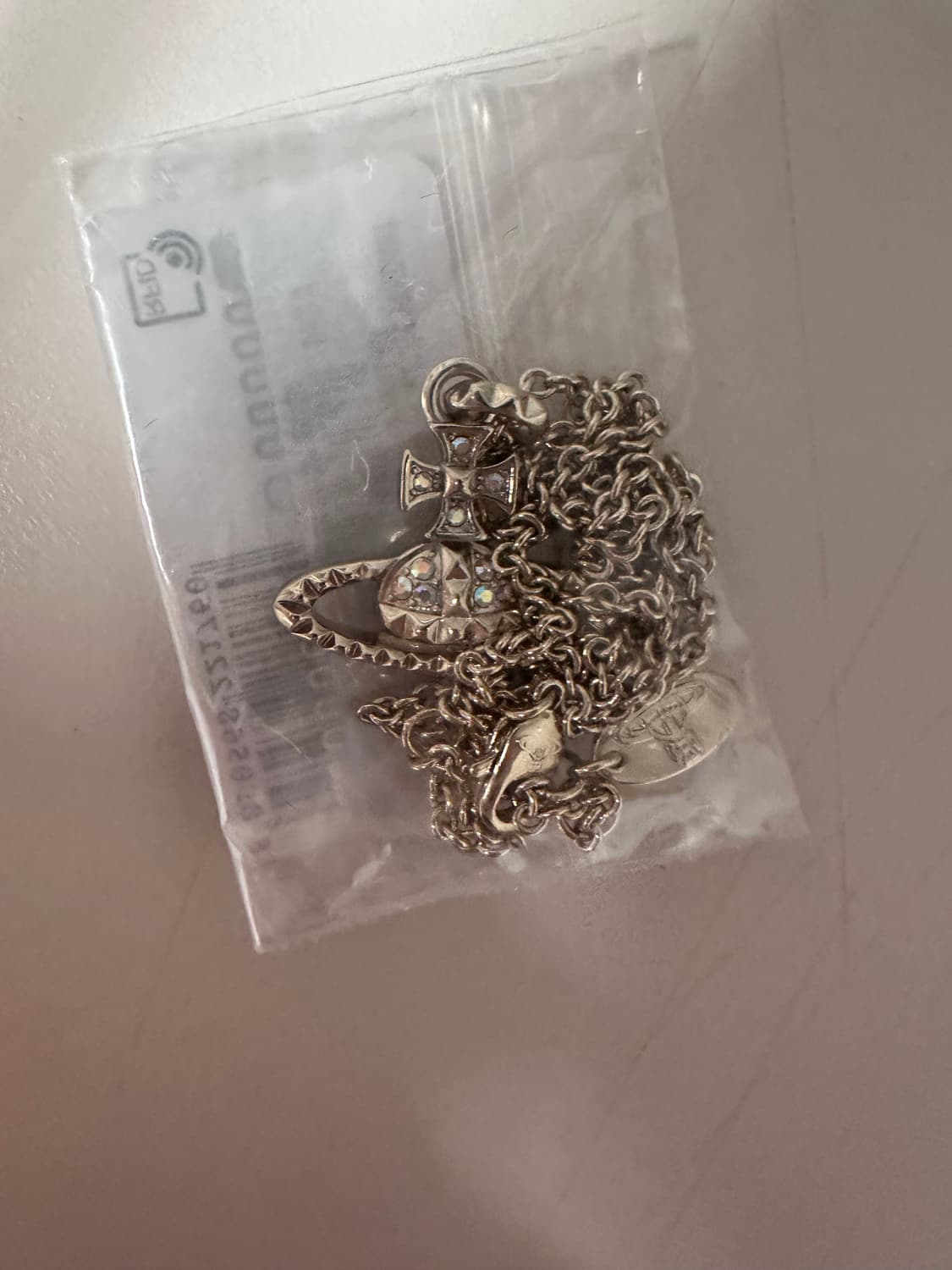 비비안 웨스트우드 메이페어 바스 릴리프 펜던트 골드 상품이미지1