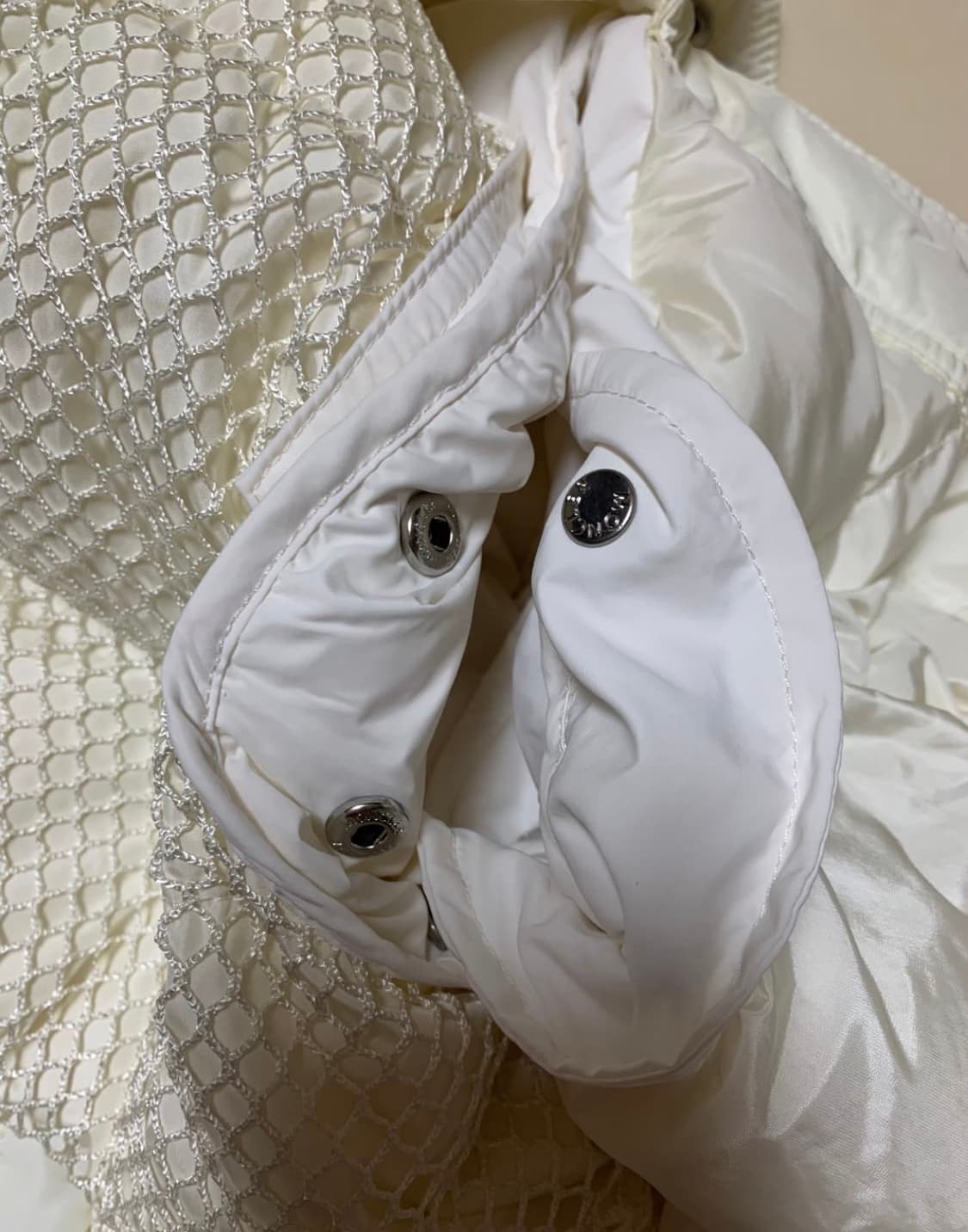 몽클레어 테크니컬 나일론 소재 다운 패딩 상품이미지9