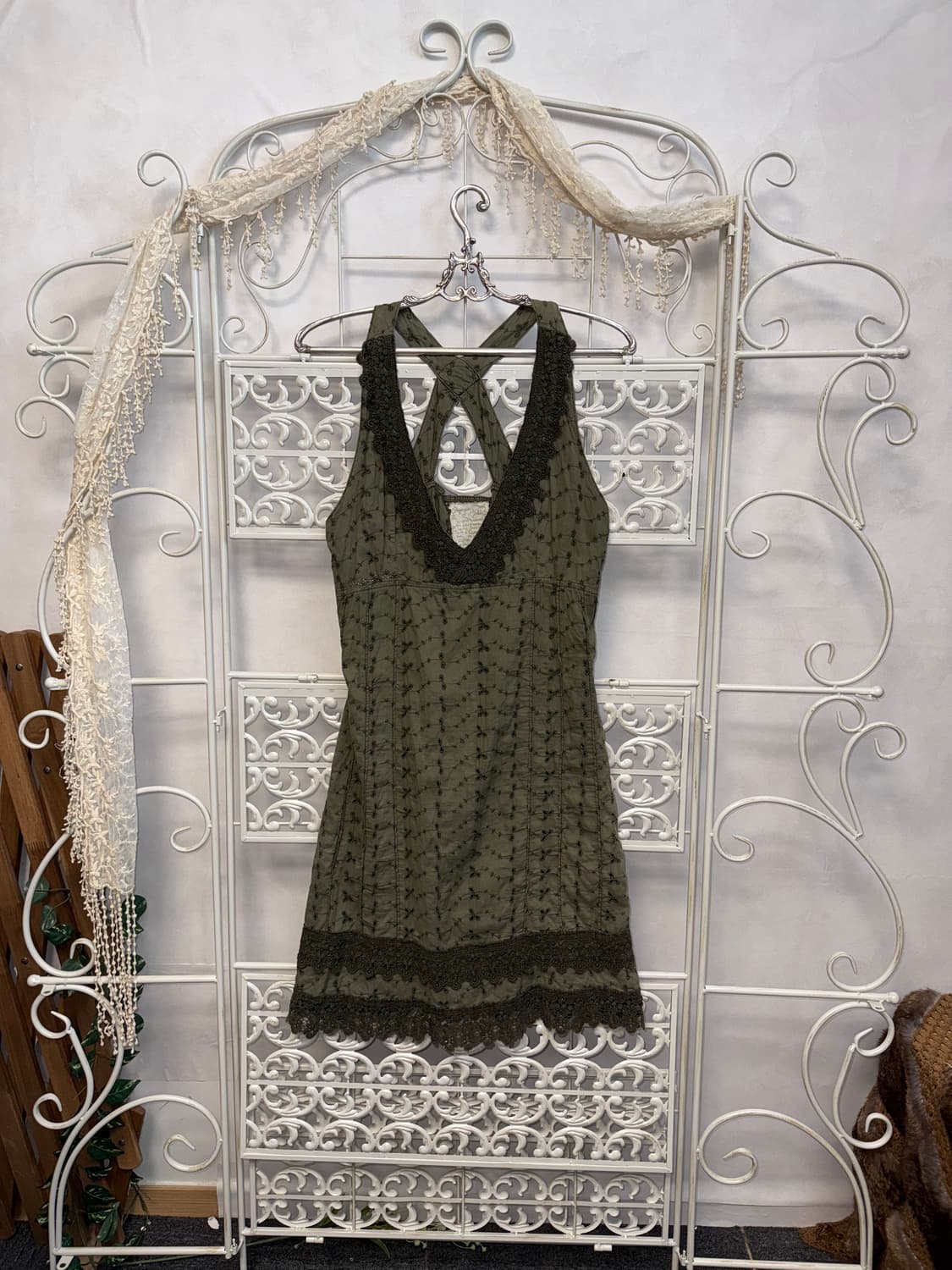Deep khaki ethnic floral punching ops 상품이미지1