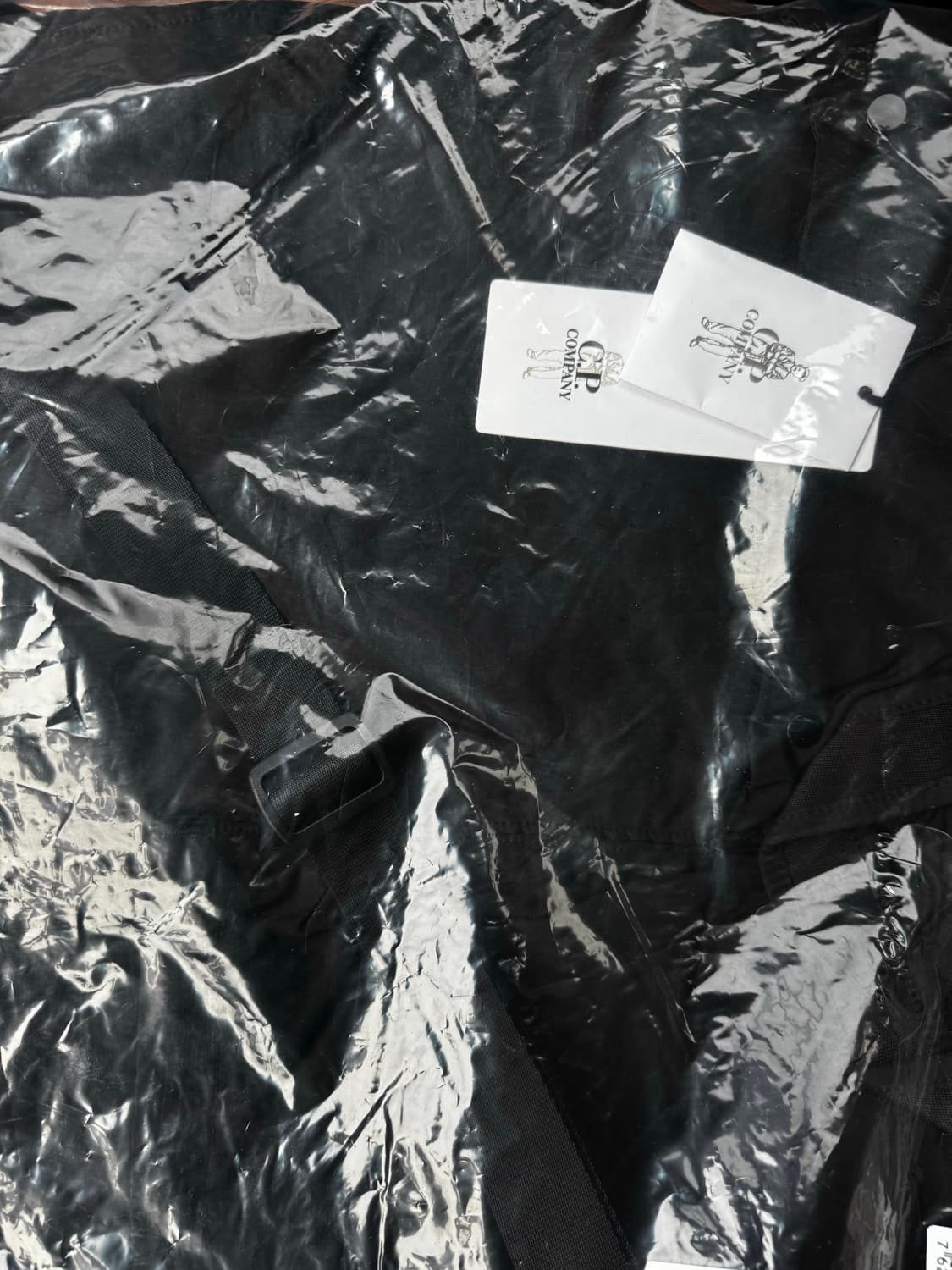 CP컴퍼니 헬멧백 상품이미지5