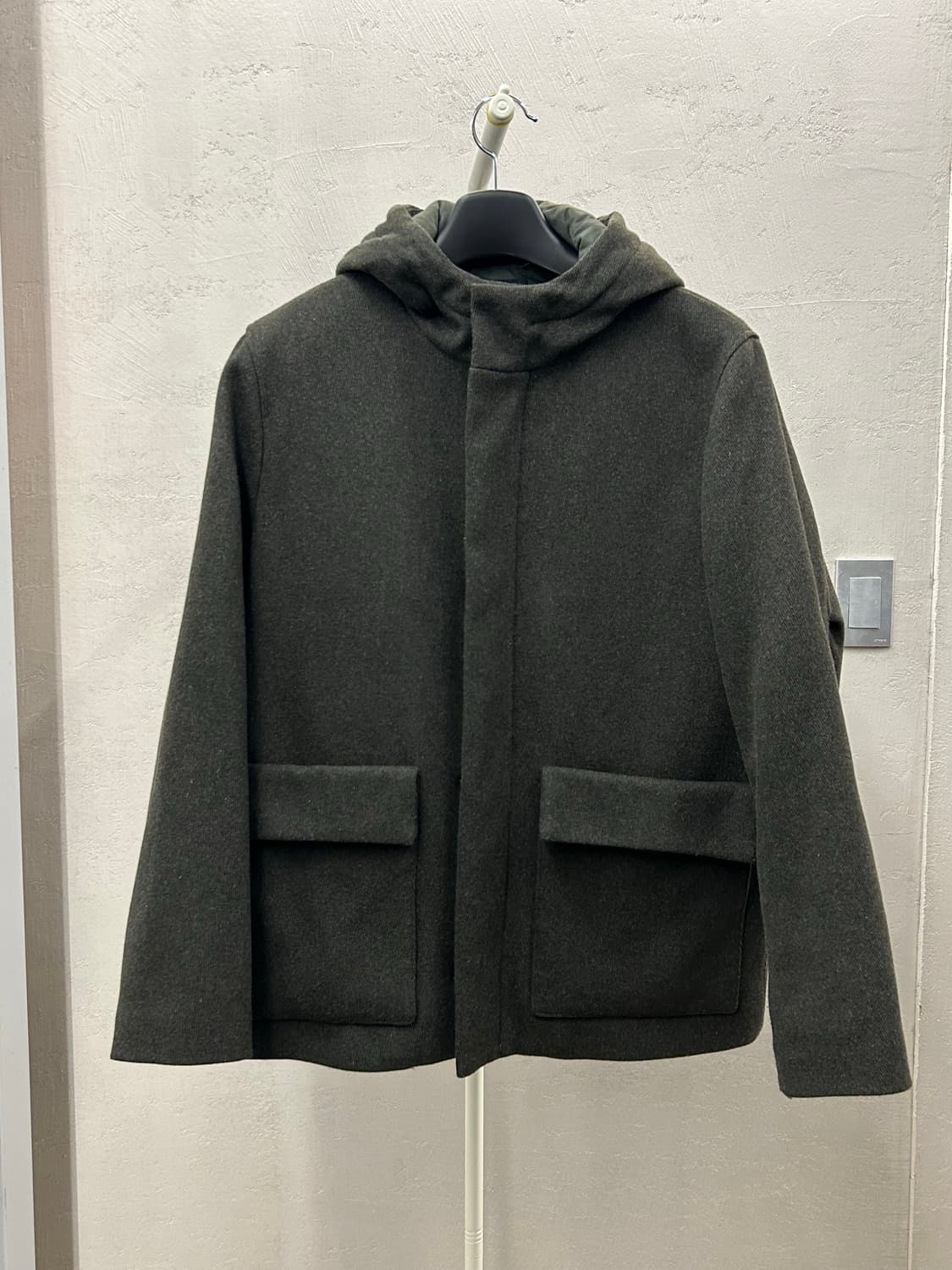 COS(코스) 후드 모직 자켓 블랙 상품이미지2