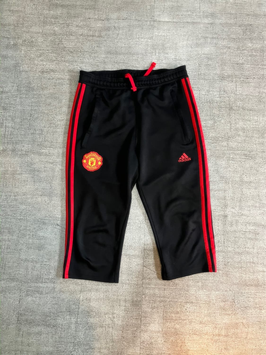 Adidas 아디다스x맨체스터 올드스쿨스트릿 버뮤다팬츠 반바지 상품이미지1