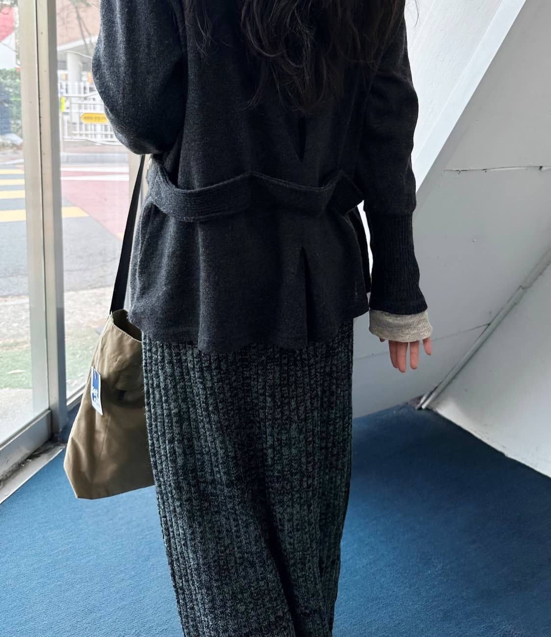 Fake belted finish design stretched knit 상품이미지9