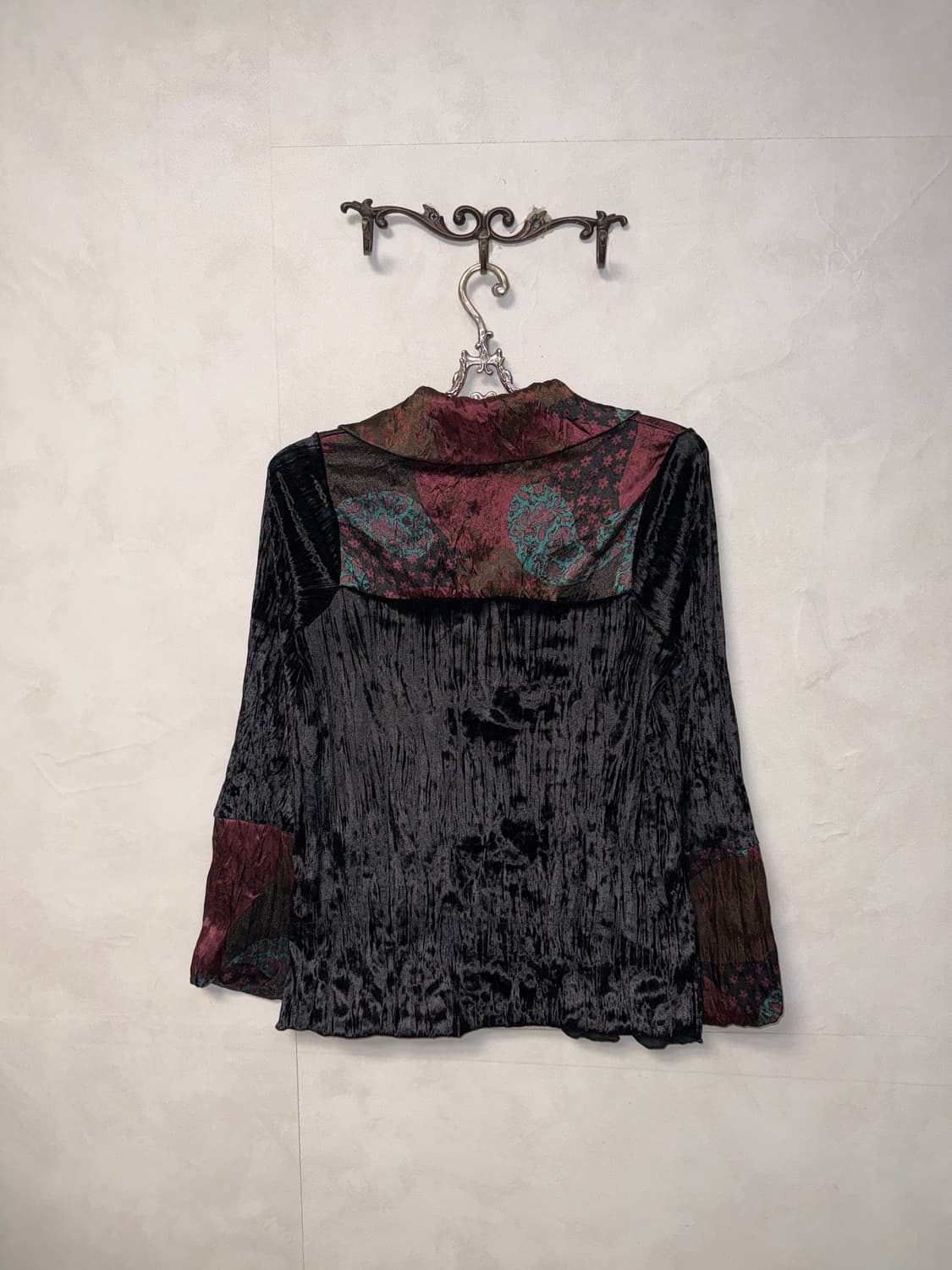 Black oriental detail velvet pleats bl 상품이미지4