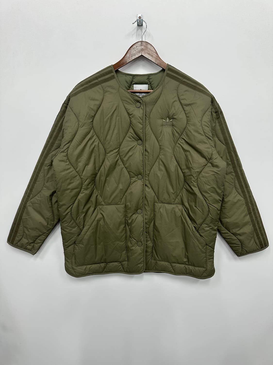 아디다스 카키 퀄팅 패딩 상품이미지1