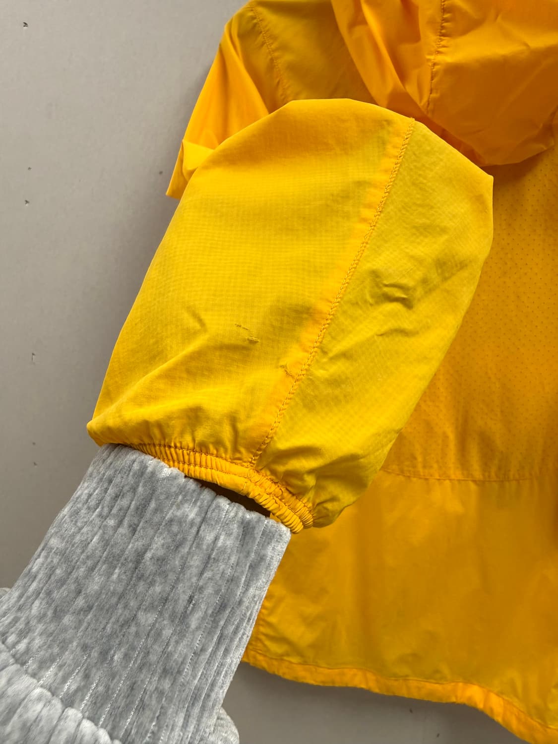 여성 100 / 코오롱스포츠 경량 바람막이 옐로우 상품이미지5