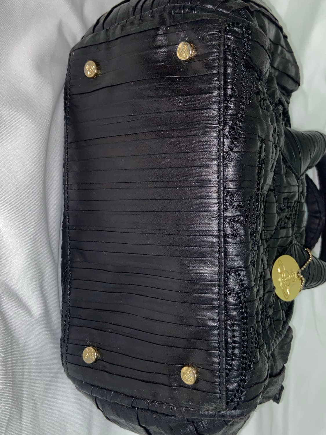 비비안웨스트우드 퀼팅 블랙 토트백 상품이미지3