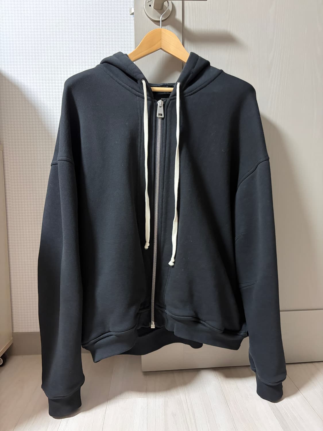 Represent 블랙 후드 집업 상품이미지1