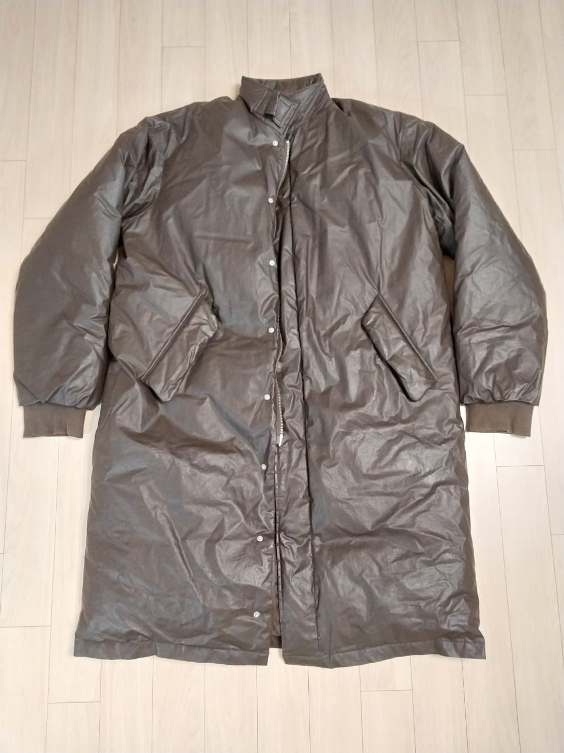 이지 시즌3 왁스코팅 롱패딩 브라운 상품이미지1