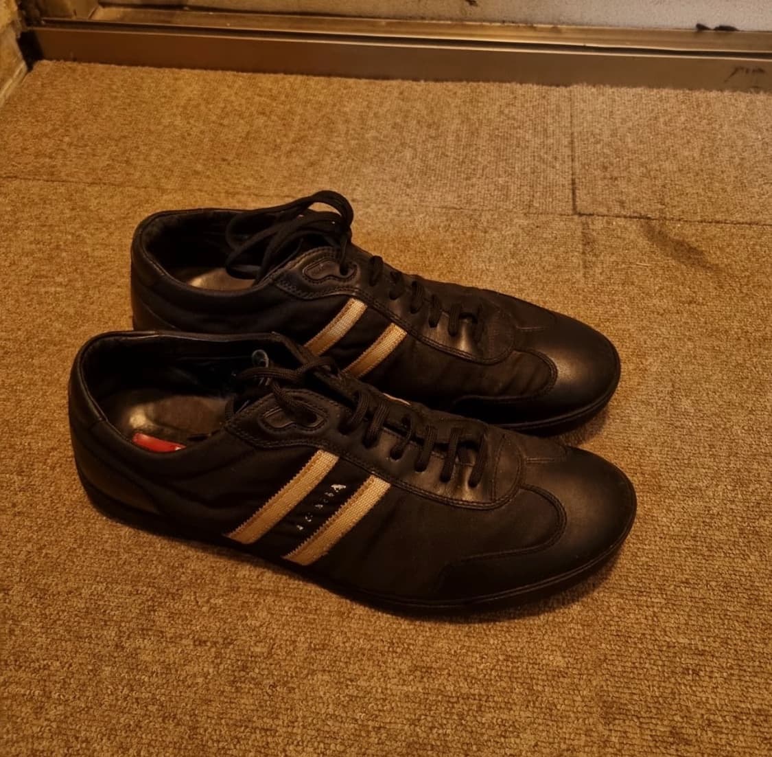 프라다 빈티지 스니커즈 상품이미지1