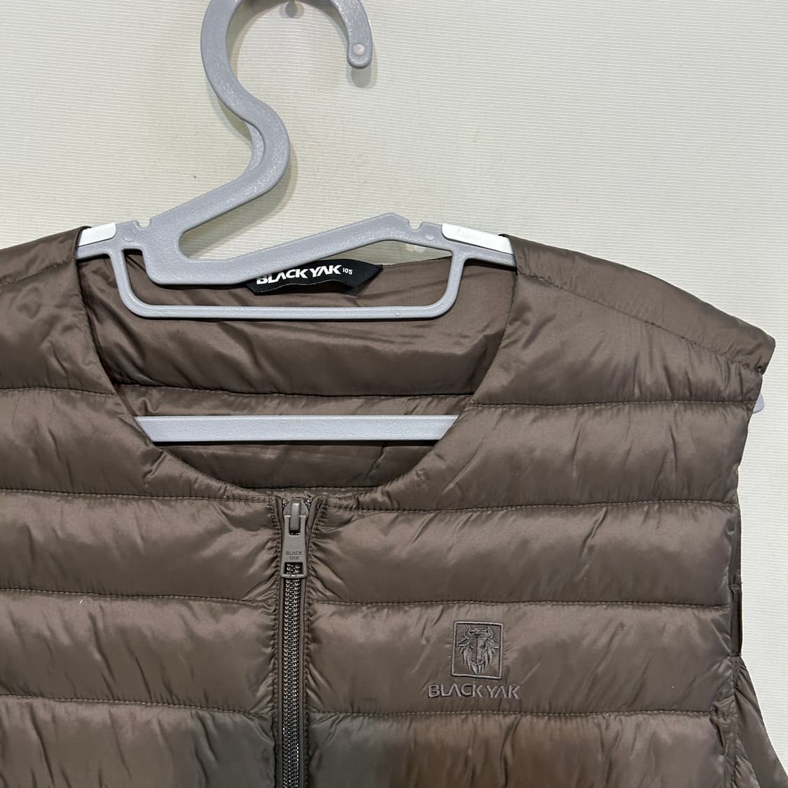 블랙야크 여성 경량 패딩조끼 브라운 105 상품이미지3