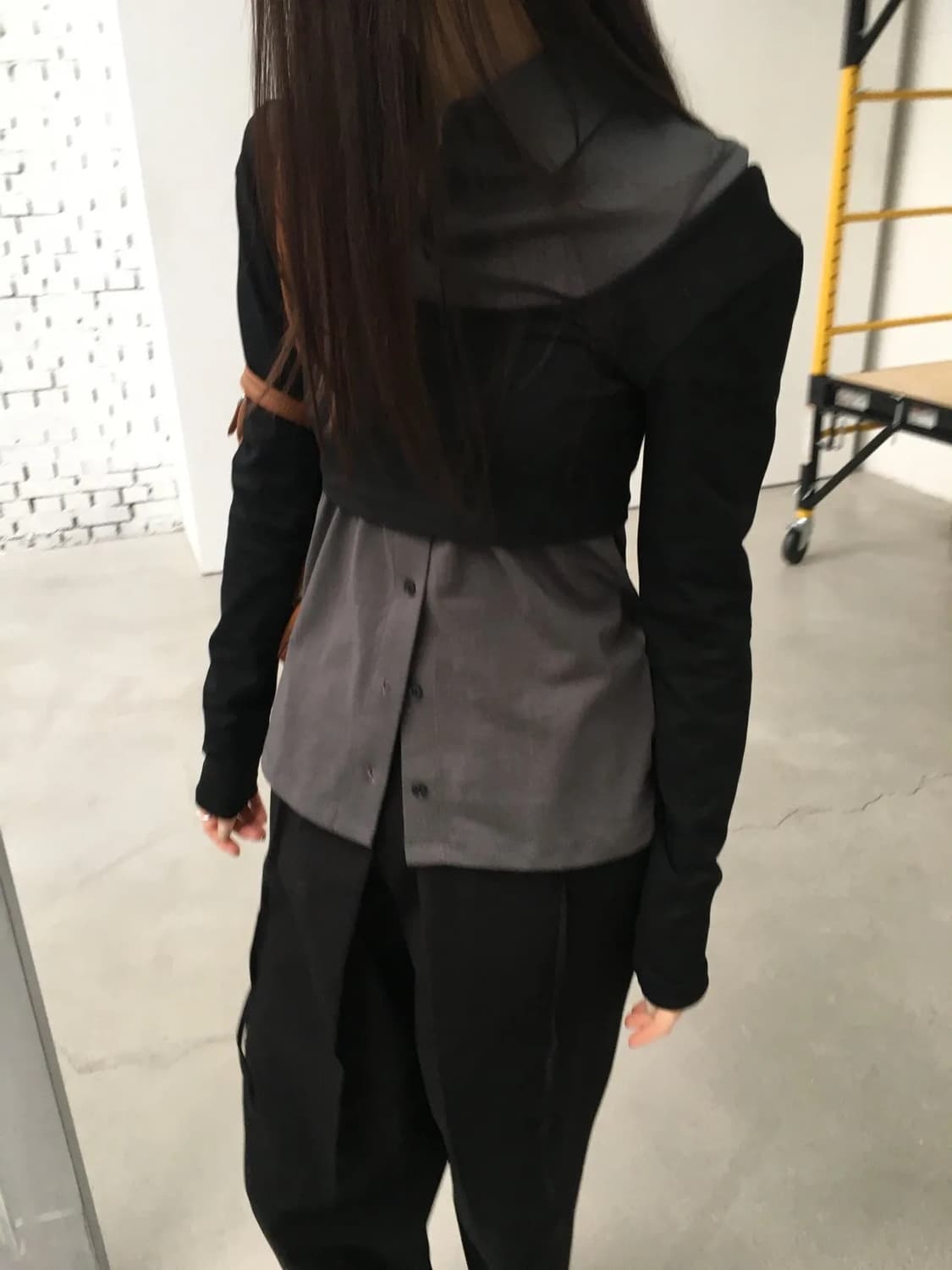 브리드 싱글코튼셔츠 차콜 상품이미지3