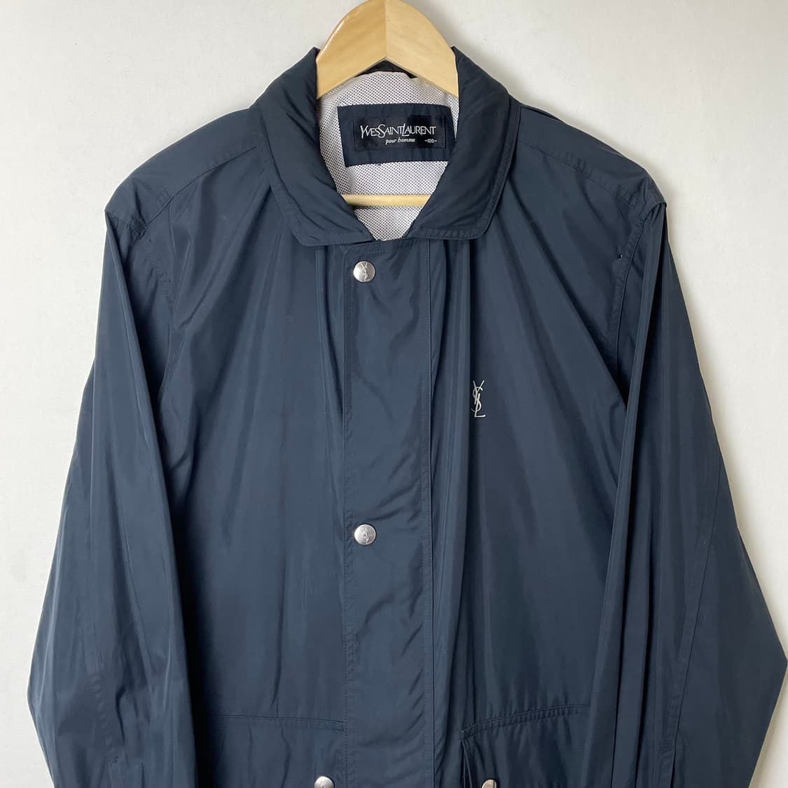 입생로랑 네이비 바람막이 L 상품이미지2