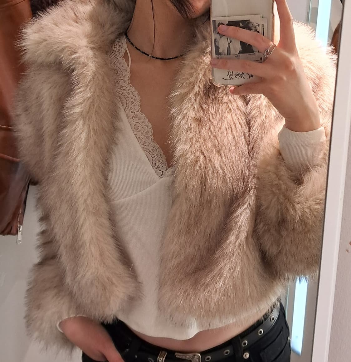 구함) h&m 크롭트 플러피 퍼자켓 베이지 구합니다!!!! 상품이미지2