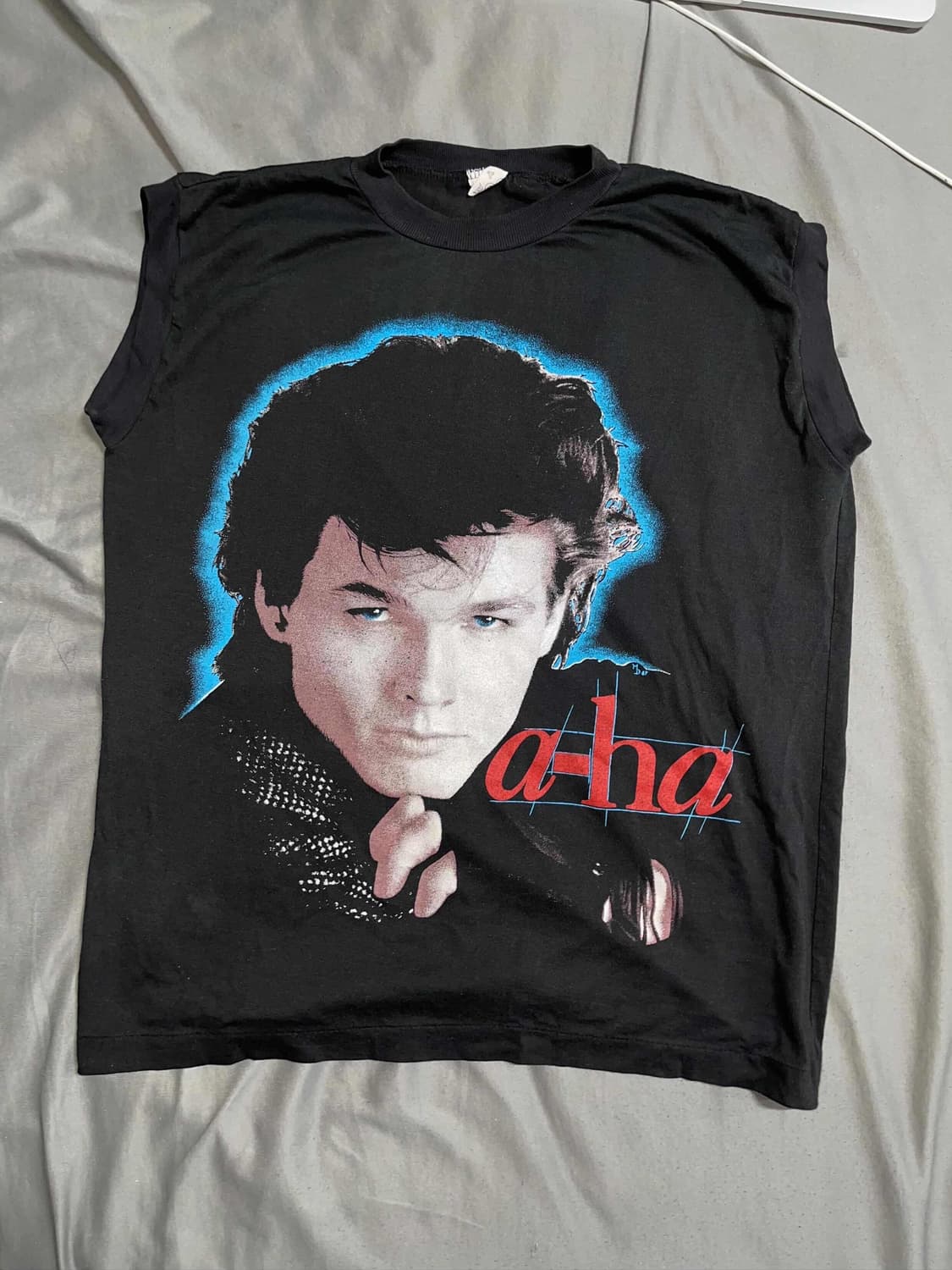 Band tees Aha sleeveless 상품이미지1