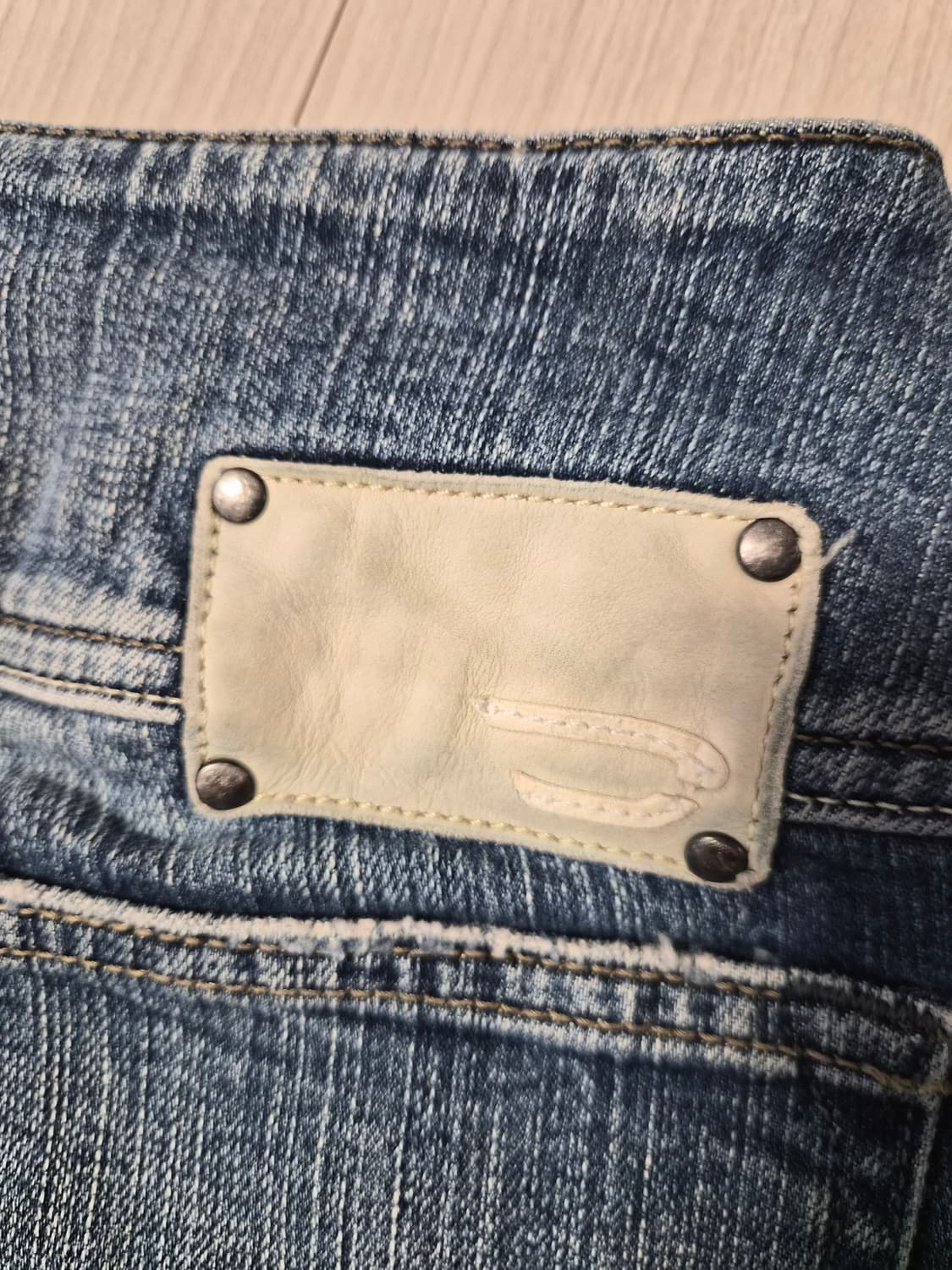 [Made in Italy] 디젤 CHEROCK 부츠컷 청바지 (W25 상품이미지5