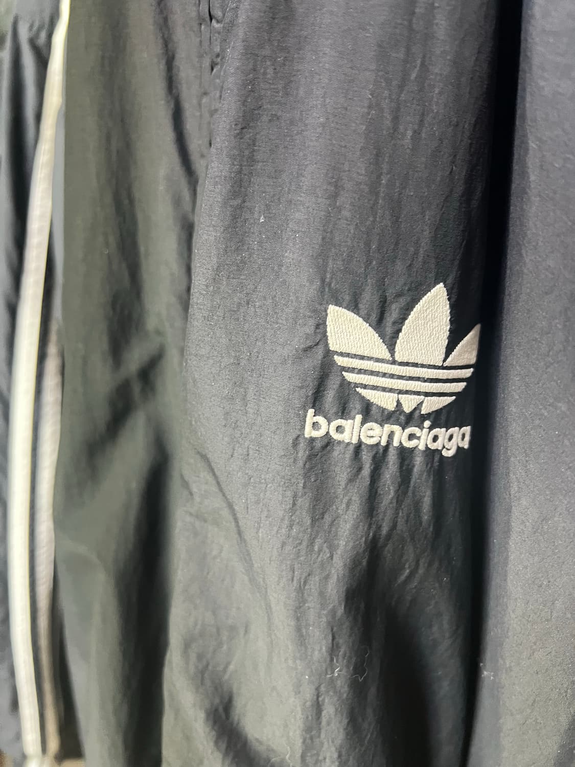 발렌시아가x아디다스 리버시블 자켓 팝니다 상품이미지2