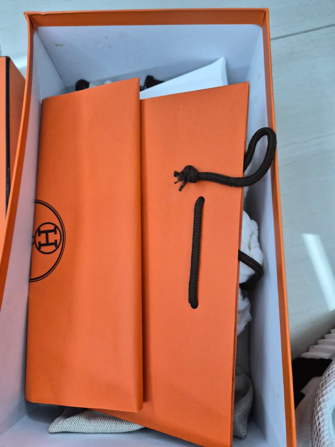 42.5) 에르메스 바운싱 스니커즈 팝니다 상품이미지7